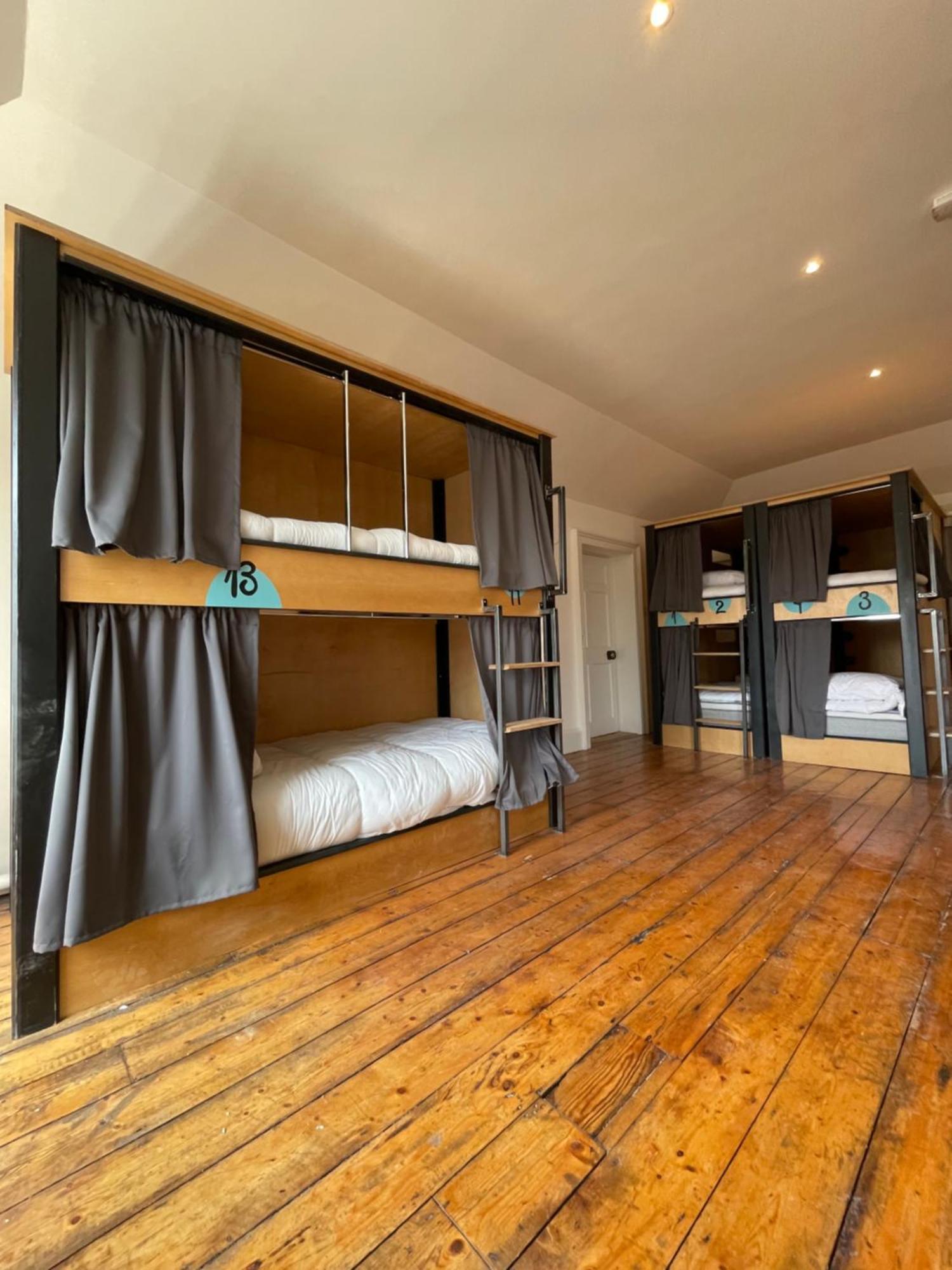 Leevin Hostel George Дублин Экстерьер фото