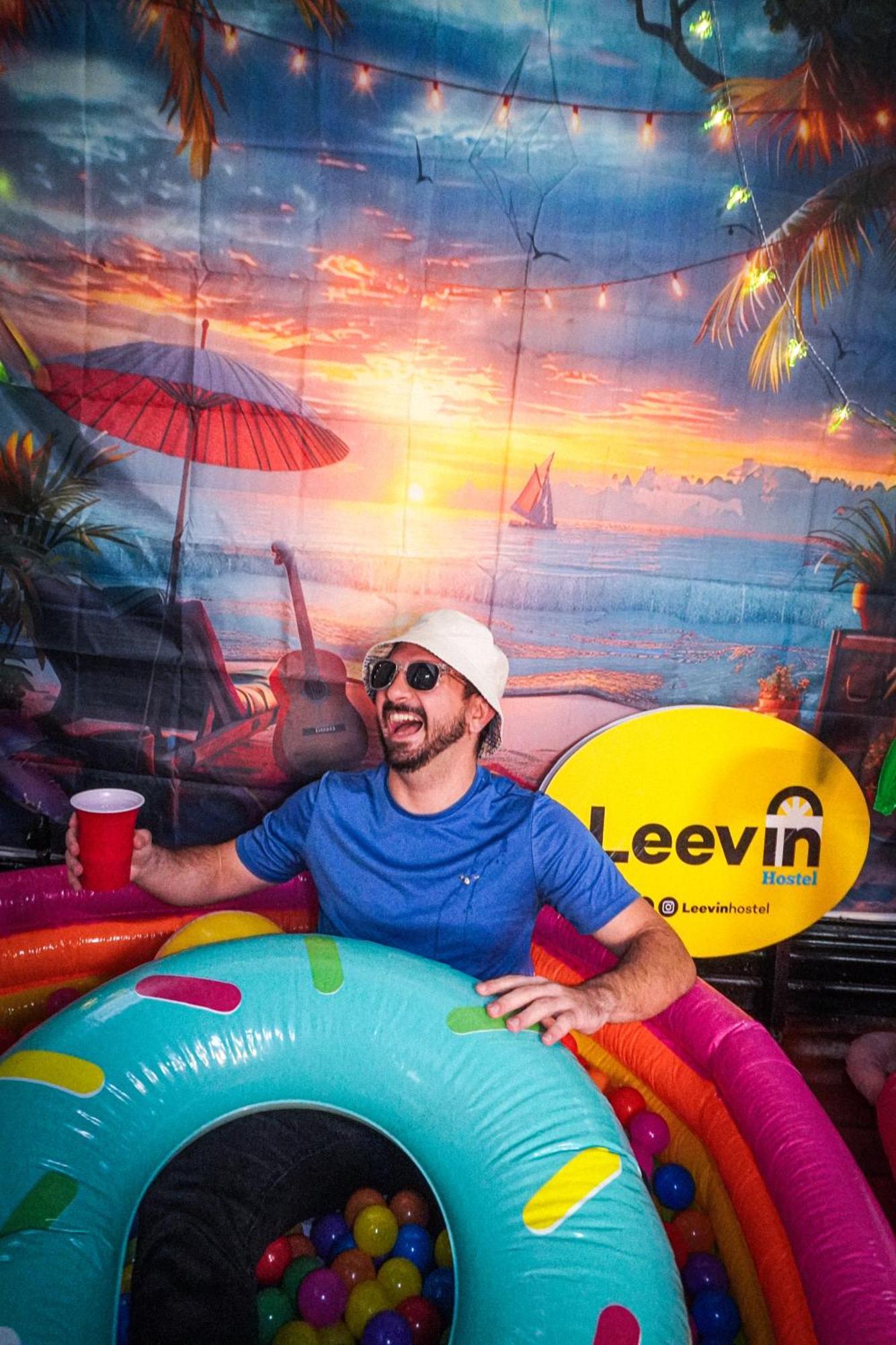 Leevin Hostel George Дублин Экстерьер фото