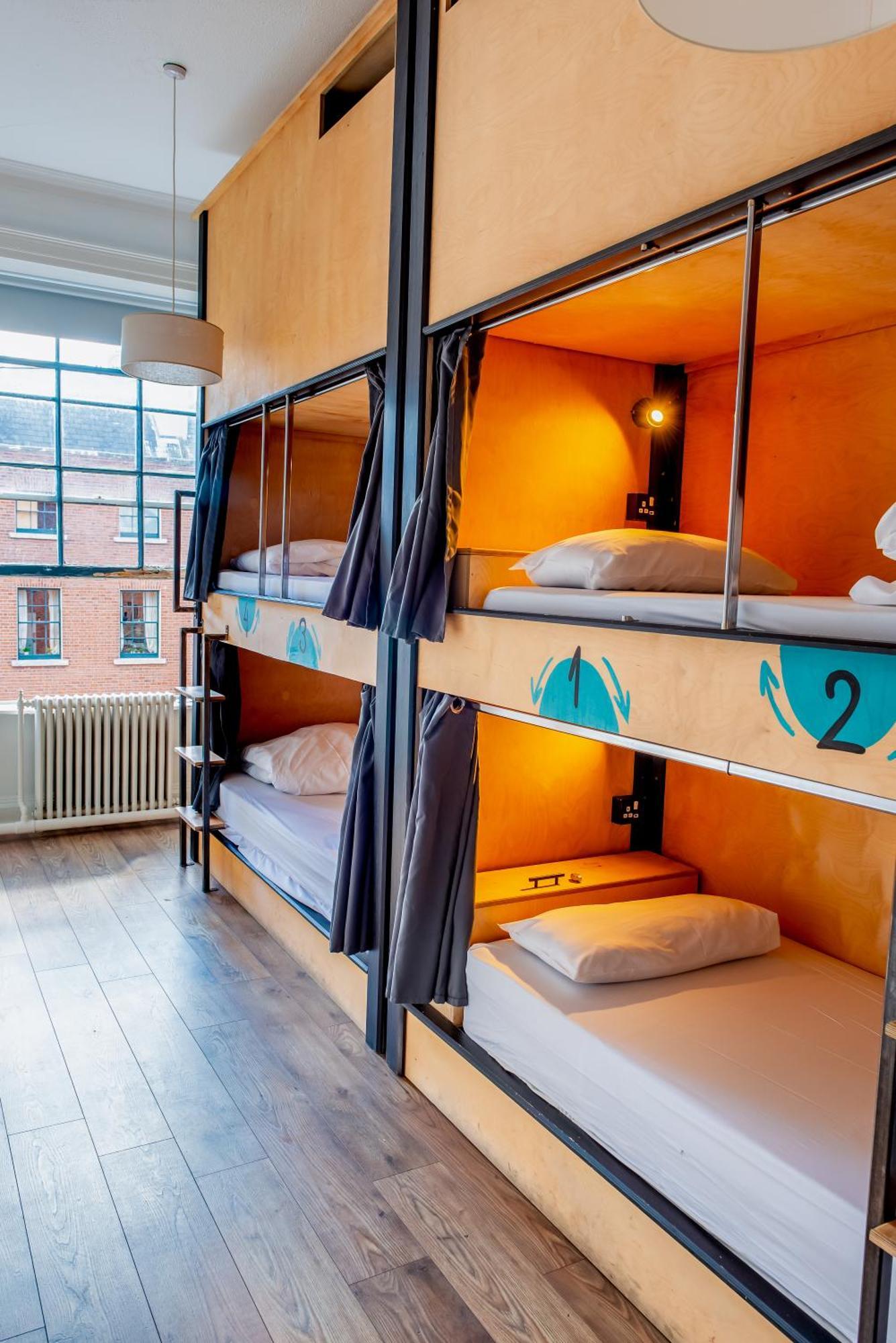 Leevin Hostel George Дублин Экстерьер фото