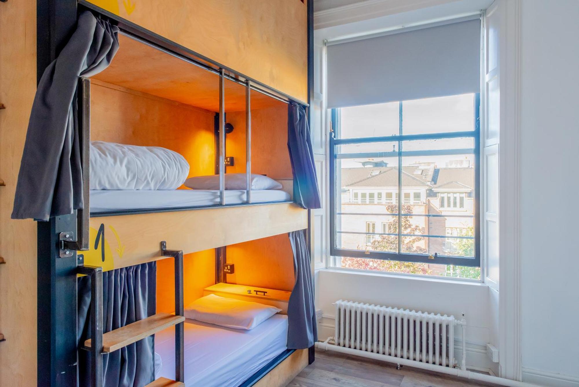 Leevin Hostel George Дублин Экстерьер фото